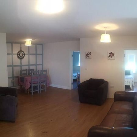 Spacious And Warm 2 Bedroom Apartment Sleeps Up To 5 Athy Eksteriør billede