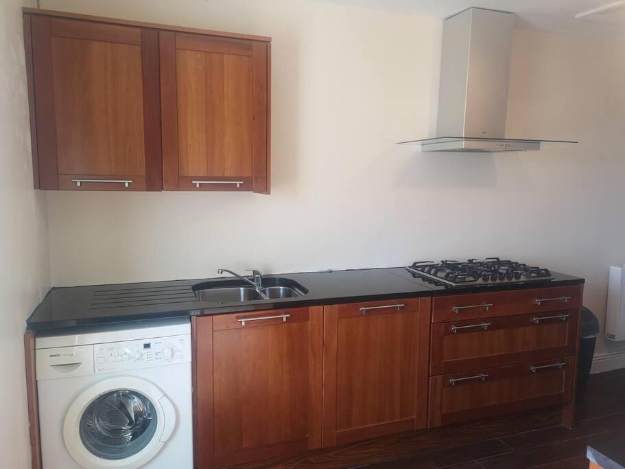 Spacious And Warm 2 Bedroom Apartment Sleeps Up To 5 Athy Eksteriør billede