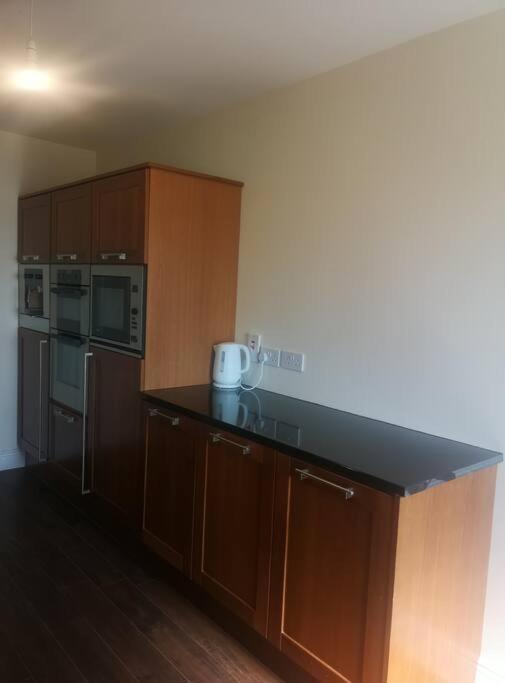 Spacious And Warm 2 Bedroom Apartment Sleeps Up To 5 Athy Eksteriør billede