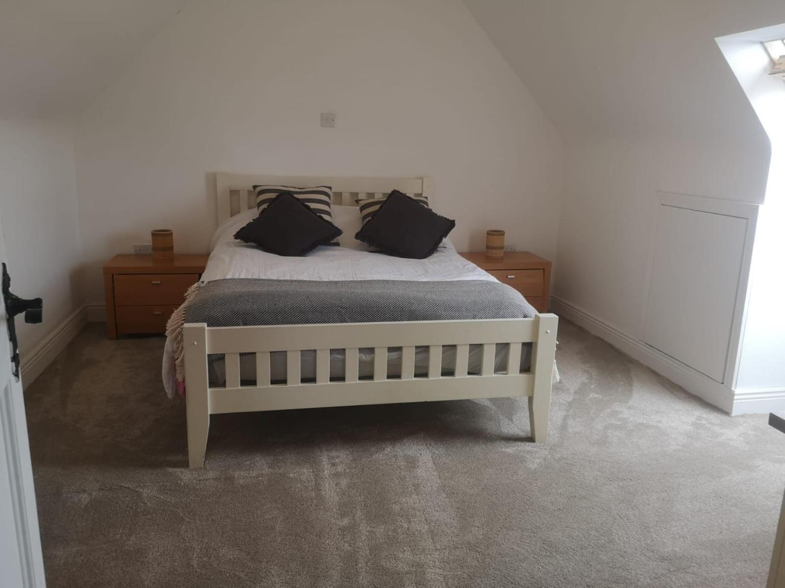 Spacious And Warm 2 Bedroom Apartment Sleeps Up To 5 Athy Eksteriør billede